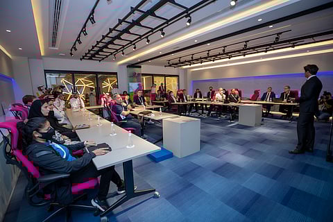 للاطلاع وتفقد مرافق ملف "السعودية 2027".. وفد الاتحاد الآسيوي يصل إلى الدمام