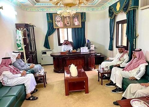 رئيس مركز الغايل بتهامة قحطان يستقبل وفد بلدية ظهران الجنوب