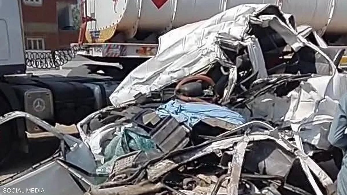 14 قتيلًا و6 مصابين في حادث تصادم مروع بين شاحنة وميكروباص بالمنوفية