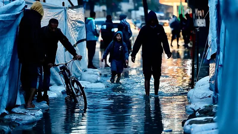 10 دول بينها فرنسا وبريطانيا: الوضع في غزة لا يزال كارثيًا ويحتاج لتحرك عاجل