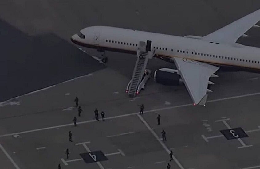 وصول الطائرة التي تقل الرئيس الفنزويلي "مادورو" إلى نيويورك