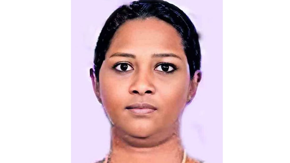 മകനൊപ്പം ട്രെയിനിനു മുന്നില് ചാടിയ യുവതി മരിച്ചു; വിവാഹ മോചിതയായത് ഒരാഴ്ച മുന്പ് മകനൊപ്പം ട്രെയിനിനു മുന്നില് ചാടിയ യുവതി മരിച്ചു; വിവാഹ മോചിതയായത് ഒരാഴ്ച മുന്പ്