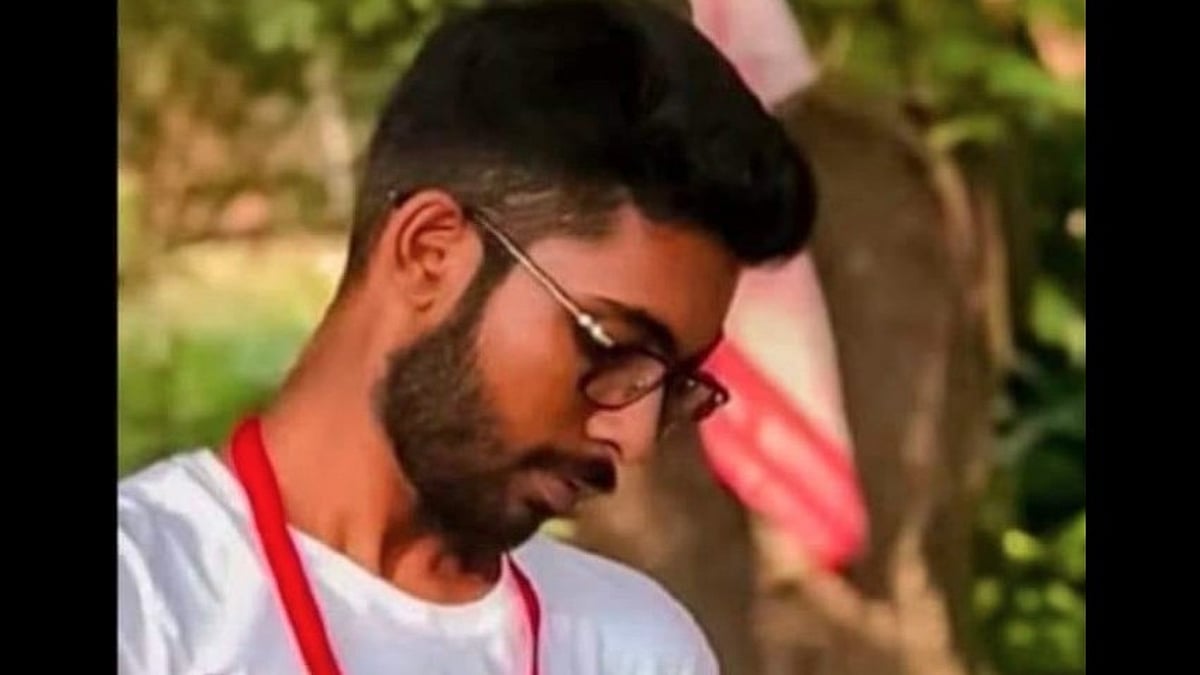 സിദ്ധാർഥൻ മരിച്ച ദിവസം ഉച്ചമുതൽ വിസി ക്യാംപസില്; മൃതദേഹം പൊലീസ് എത്തുന്നതിനു മുൻപേ അഴിച്ച് പ്രതികൾ സിദ്ധാർഥൻ മരിച്ച ദിവസം ഉച്ചമുതൽ വിസി ക്യാംപസില്; മൃതദേഹം പൊലീസ് എത്തുന്നതിനു മുൻപേ അഴിച്ച് പ്രതികൾ