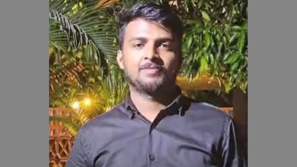 ഡിവൈഎഫ്ഐ മേഖലാ പ്രസിഡന്റ് പാര്ട്ടി ഓഫീസില് തൂങ്ങിമരിച്ച നിലയില് ഡിവൈഎഫ്ഐ മേഖലാ പ്രസിഡന്റ് പാര്ട്ടി ഓഫീസില് തൂങ്ങിമരിച്ച നിലയില്