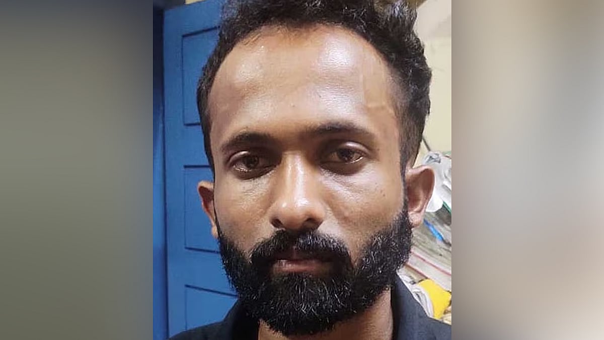 മുൻ ഭാര്യയോട് പക, വിൽക്കാനിട്ട കാർ ടെസ്റ്റ് ഡ്രൈവിന് വാങ്ങി എംഡിഎംഎ ഒളിപ്പിച്ചു: മുഖ്യപ്രതി പിടിയിൽ മുൻ ഭാര്യയോട് പക, വിൽക്കാനിട്ട കാർ ടെസ്റ്റ് ഡ്രൈവിന് വാങ്ങി എംഡിഎംഎ ഒളിപ്പിച്ചു: മുഖ്യപ്രതി പിടിയിൽ