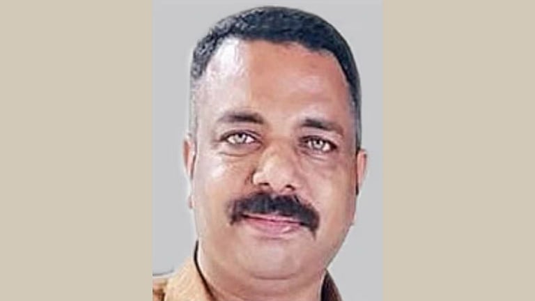 അയല്വാസിയുടെ ചെവി കടിച്ചെടുത്ത കേസിലെ പ്രതി ജാമ്യത്തിലിറങ്ങി തൂങ്ങിമരിച്ച നിലയില് അയല്വാസിയുടെ ചെവി കടിച്ചെടുത്ത കേസിലെ പ്രതി ജാമ്യത്തിലിറങ്ങി തൂങ്ങിമരിച്ച നിലയില്