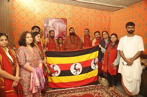 Mahakumbh 2025: विदेशी सैलानियों ने महाकुंभ को लेकर दिया बड़ा बयान 