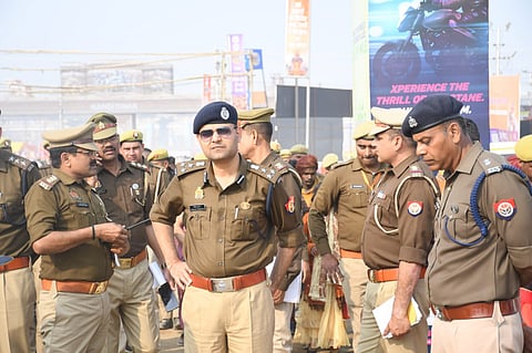 54 सोशल मीडिया अकाउंट पर क्यों किया UP POLICE ने FIR ?