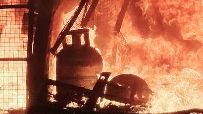 51 लोगों ने आग के कारण गवाई जान, 100 से अधिक घायल 