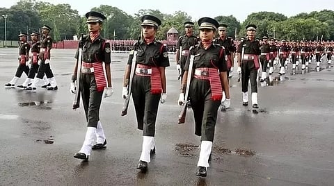 ima_lady_cadits-symbolic