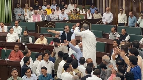 JsK विधानसभा में Waqf Bill को लेकर हुआ हंगामा, विधायकों में हो गई झड़प