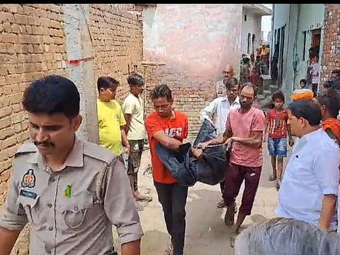 हाथरस में सूखी नहर में महिला का शव मिला, पुलिस जांच में जुटी