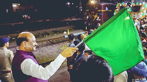 डॉ. आंबेडकर की जन्मस्थली को मिली नई ट्रेन 