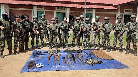 मणिपुर में भारी मात्रा में नकदी-हथियार बरामद, 2 उग्रवादी गिरफ्तार