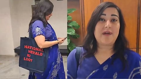 'नेशनल हेराल्ड की लूट' लिखे बैग की मदद से बांसुरी स्वराज कर रही हैं कांग्रेस पर हमला 