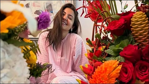 Virat के बिना Anushka ने ऐसे मनाया अपना जन्मदिन
