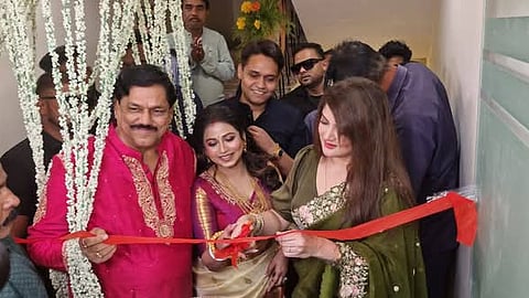 शिल्पा सरकार डिजाइनर बुटीक शोरुम का उदघाटन करती अभिनेत्री श्रावंती