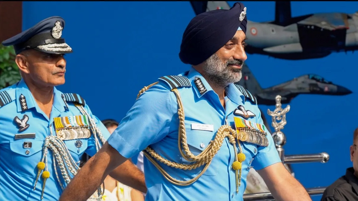 PM मोदी से मिले एयर चीफ मार्शल, क्या होने वाला है कुछ बड़ा ? 