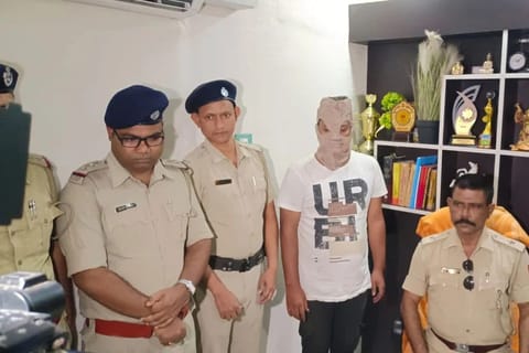 गिरफ्तार अभियुक्त 