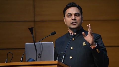 घपलेबाजी के कारण सरकार ने सुब्रमण्यन को आईएमएफ से हटाया: कांग्रेस