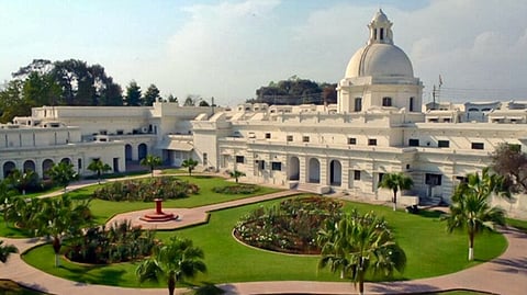 शोध छात्रा का यौन उत्पीड़न करने का दोषी IIT रूड़की का प्रोफेसर बर्खास्त