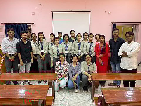 बिजनेस मॉडल कैनवास स्वाट विश्लेषन पर कार्यशाला में उपस्थित विद्र्यार्थी सहित संस्था के प्रतिनिधि