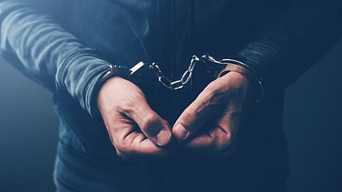 सम्मोहित कर ठगने के दो मामलों में पांच धोखेबाज गिरफ्तार