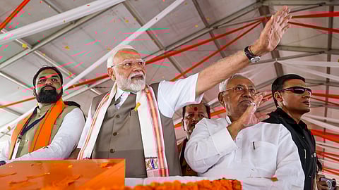 पीएम नरेन्द्र मोदी, सीएम नीतीश कुमार एवं अन्य