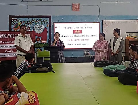 भारतीय भाषा ग्रीष्मकालीन शिविर को संबोधित करते 