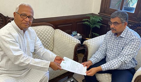 सांसद ने पंचायती राज निधि संकट और मनरेगा वेतन वृद्धि की उठायी मांग