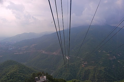 शिपकी-ला 75 साल में पहली बार पर्यटकों के लिए खोला गया