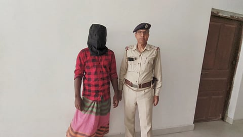 गिरफ्तार बांग्लादेशी घुसपैठिया 