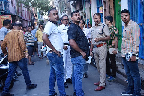 कालीघाट में दिनदहाड़े चाकू घोंपकर हत्या आभूषण दुकान के मैनेजर की हत्या