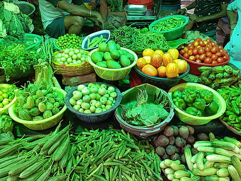 मौसम की मार से सब्जियों की घटी आवक, बढ़ी कीमत