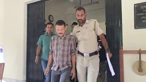 प्रतिबंधित कफ सीरप जब्त, 2 गिरफ्तार