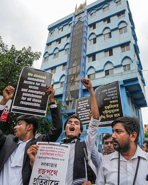 कसबा के अपराधियों को फांसी देने की मांग पर पथ सभा