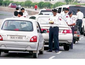 अब बिना बीमा वाहन चलाना पड़ेगा भारी! मोटर अधिनियम की सख्त चेतावनी