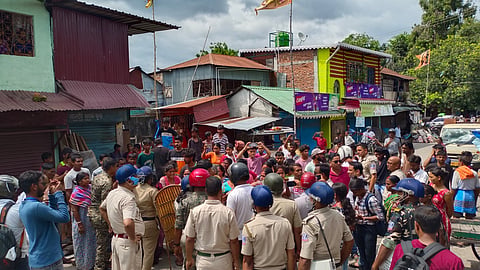 किशोरों के विवाद के चलते रणक्षेत्र में तब्दील हुआ बागराकोट

