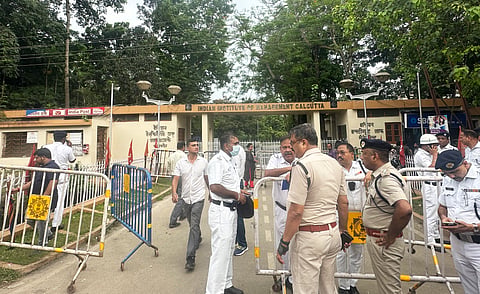 आईआईएम हॉस्टल रेपकांड : अभियुक्त का मोबाइल जब्त, वीडियो की आशंका