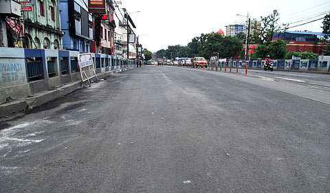 सियालदह फ्लाईओवर पर सड़क मरम्मत रातोंरात