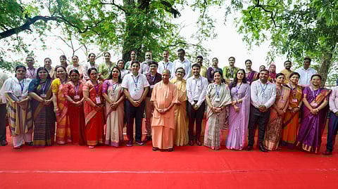 वाराणसी में जनजातीय गौरव बिरसा मुंडा पर आधारित राष्ट्रीय संगोष्ठी