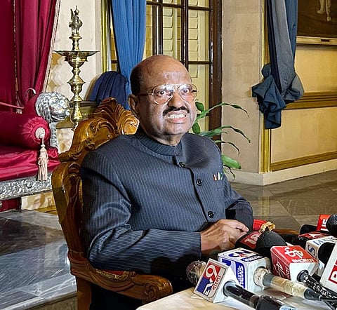 राज्यपाल ने वीसी के साथ की अहम बैठक 