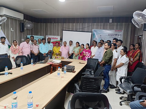 खड़गपुर स्टेट अस्पताल में सीटी स्कैन के शुभारंभ के मौक पर उपस्थित पदाधिकारी व अन्य