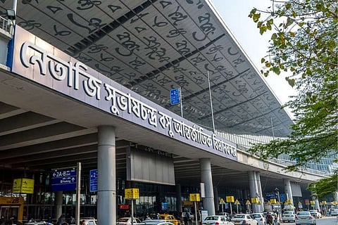कोलकाता एयरपोर्ट पर बांग्लादेशी यात्री ने की शीशा तोड़ने की कोशिश
