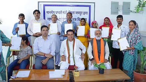 जयपुर में प्रभारी मंत्री जोगाराम पटेल ने प्रमाण पत्र प्रदान किए