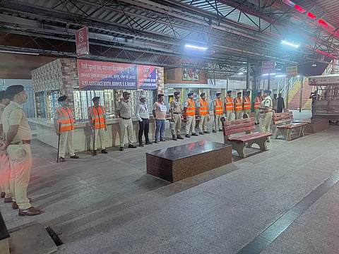बर्नपुर रेलवे स्टेशन पर मॉक ड्रिल का किया गया आयोजन