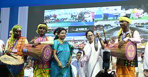 राज्य सरकार इस वर्ष की भारी बारिश में ढहे कच्चे मकानों का पुनर्निर्माण करेगी