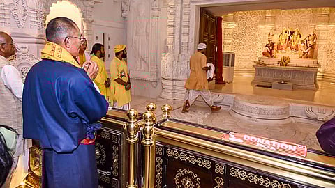 राम मंदिर में पूजा-अर्चना करते हुए भूटान के प्रधानमंत्री दाशो शेरिंग तोबगे