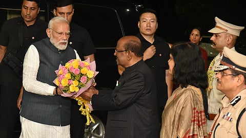 प्रधानमंत्री मोदी कोलकाता पहुंचे