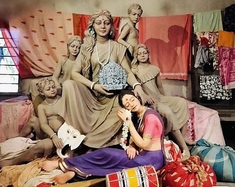 दुर्गोत्सव पर 'नारी जीवन' की अनोखी कहानी !